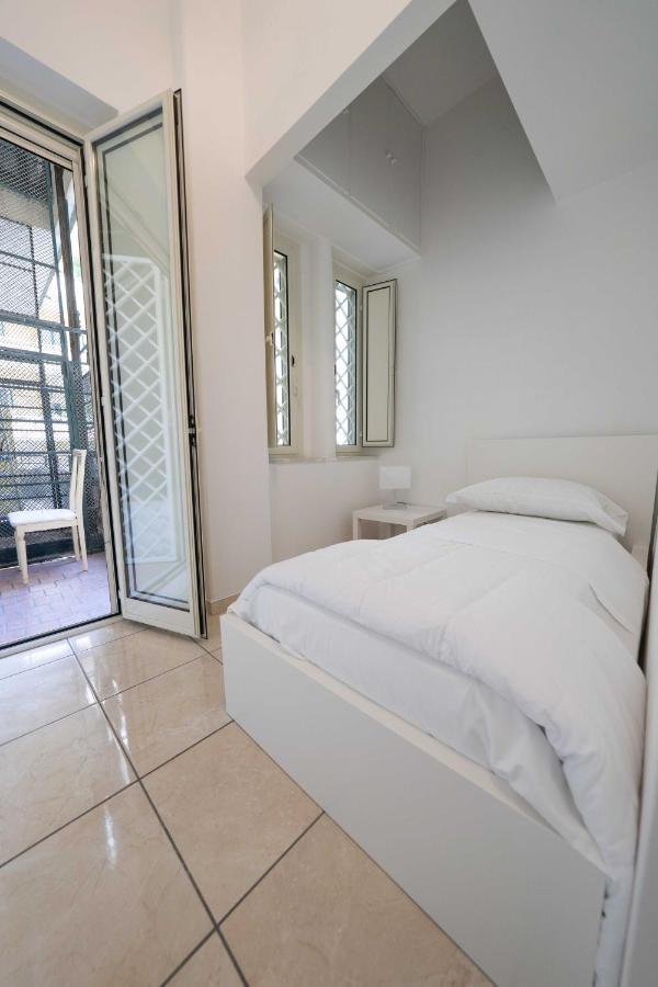 Chiaia Apartment San Pasquale By Dimorra Napoli Eksteriør billede